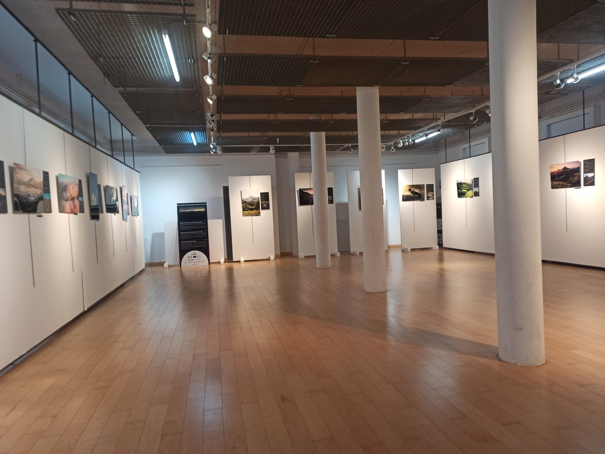 Exposición en la casa de cultura de Bera.